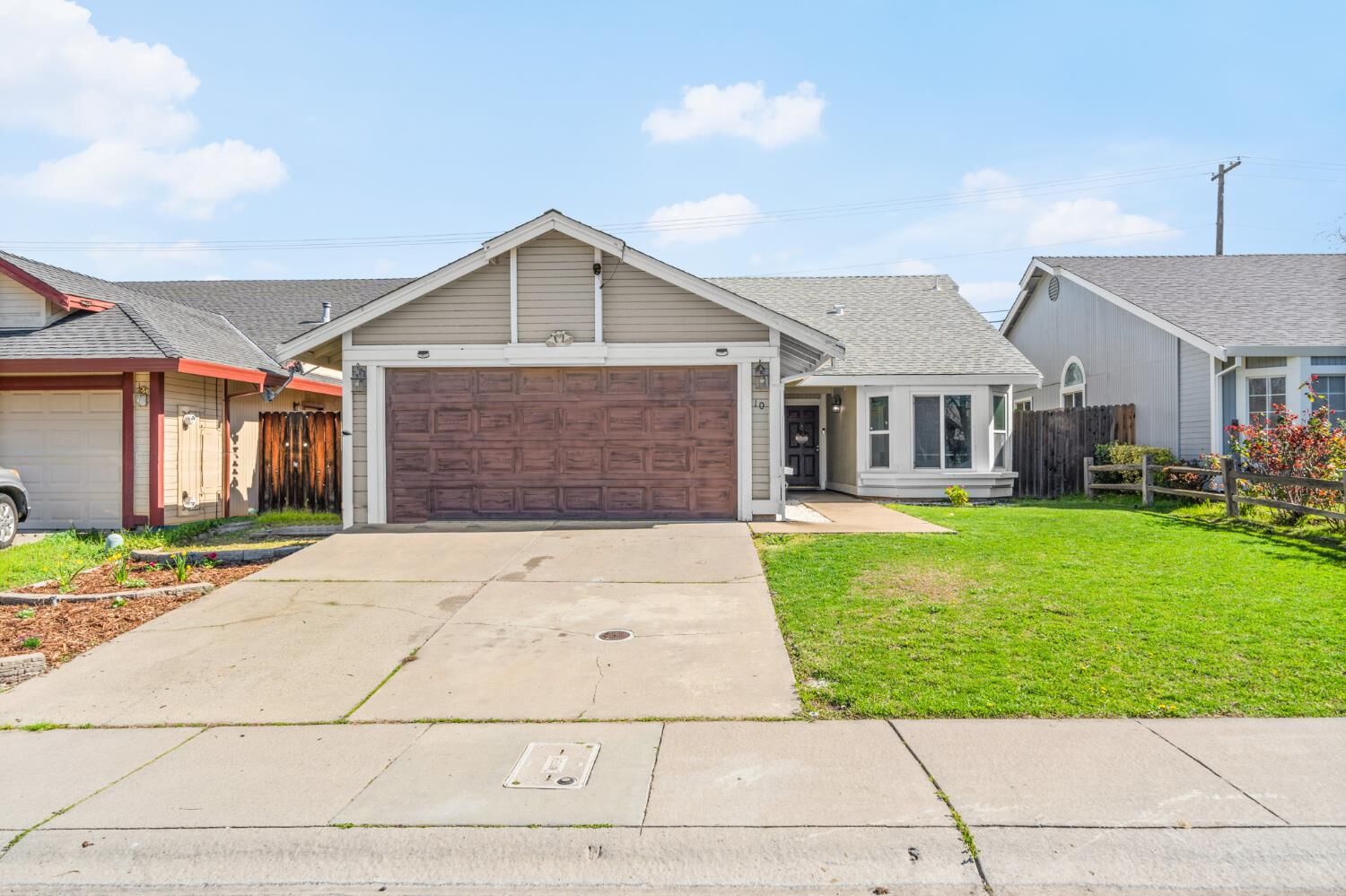 Property Photo: 10 Smokey Leaf Court CA 95838