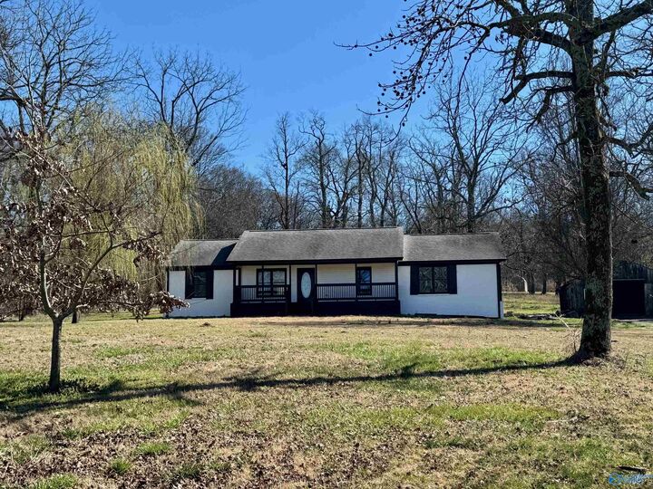 Property Photo:  8047 Wall Triana Hwy  AL 35749 