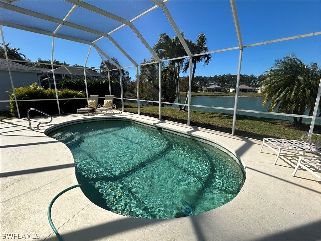 Property Photo: 430 Crossfield Circle FL 34104