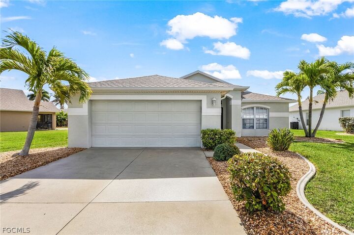 Property Photo:  15591 Beach Pebble Way  FL 33908 