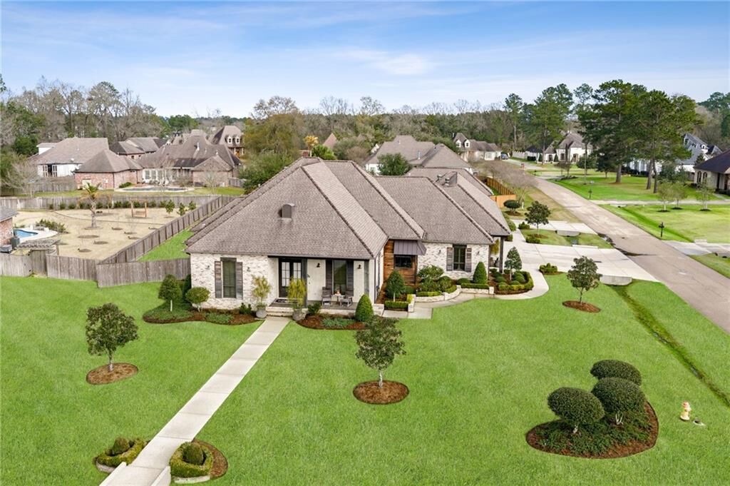 Property Photo: 500 Tallow Tree Drive LA 70447