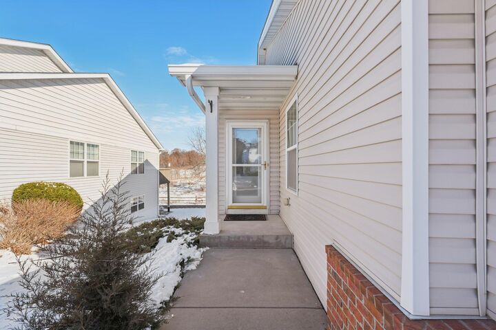 Property Photo: 3084 Chisholm Court N MN 55109