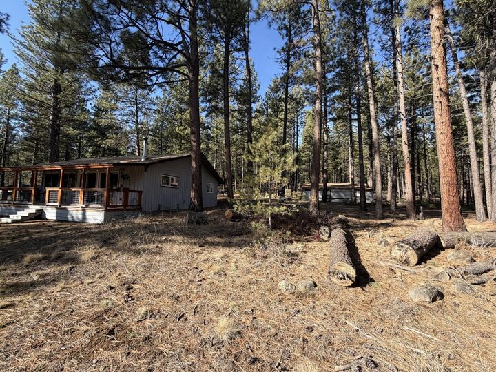 Property Photo: 55121 Forest Lane OR 97707