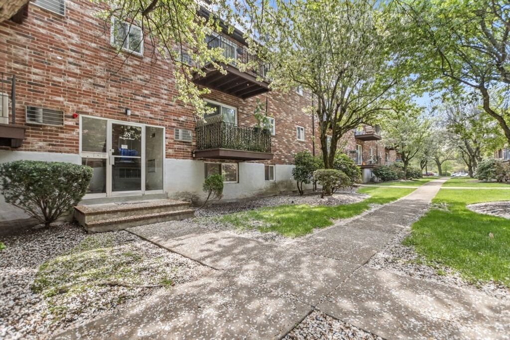 Property Photo:  28 Westgate Rd 3  MA 02467 