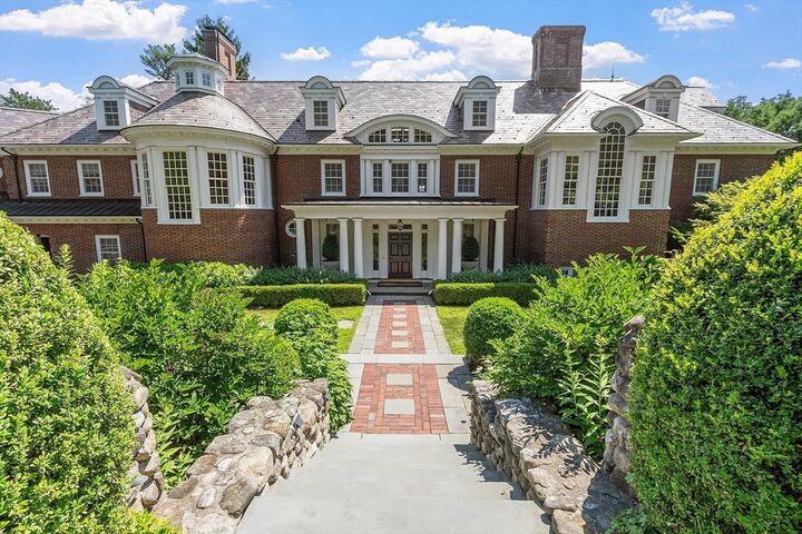 Property Photo: 29 Willard Cmn MA 01742