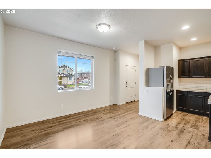 Property Photo: 2240 SE 16th St OR 97080