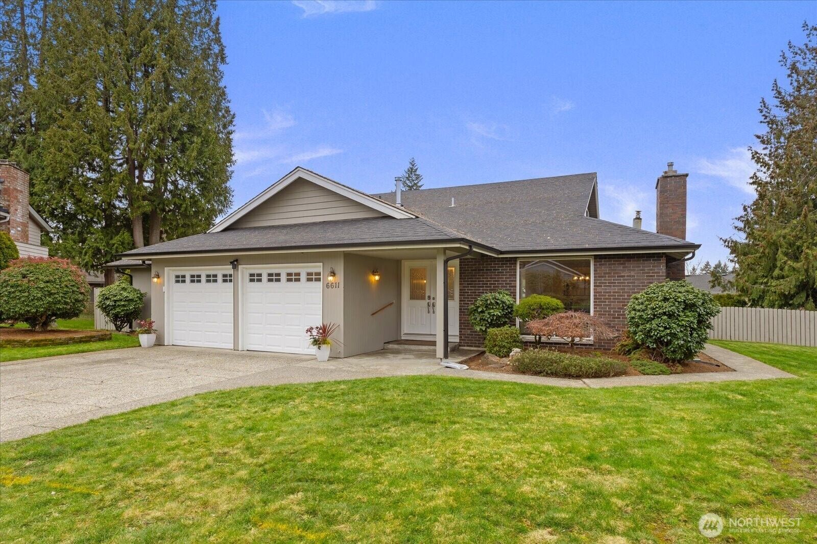 Property Photo:  6611  129th Avenue SE  WA 98006 