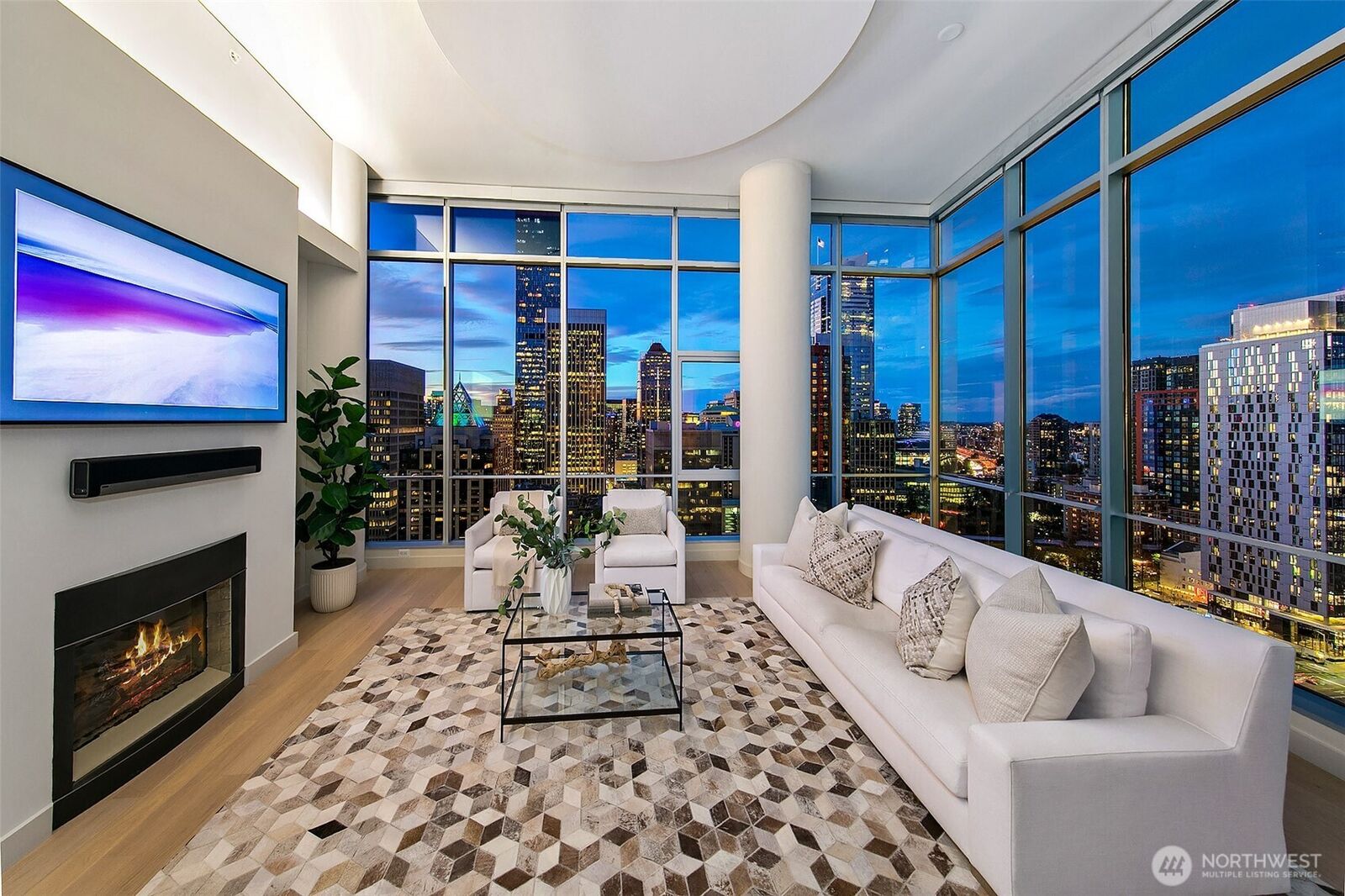 Property Photo:  909  5th Avenue Ph3  WA 98164 