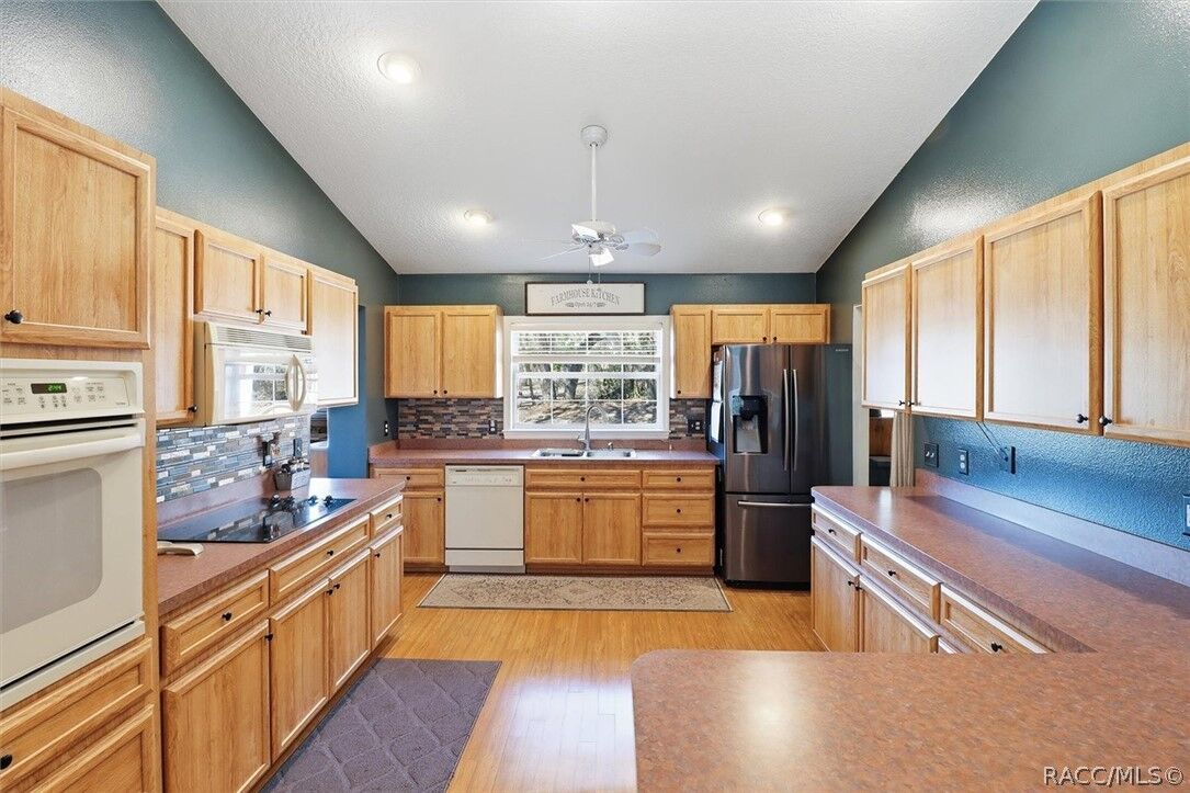 Property Photo:  5717 W Nobis Circle  FL 34448 