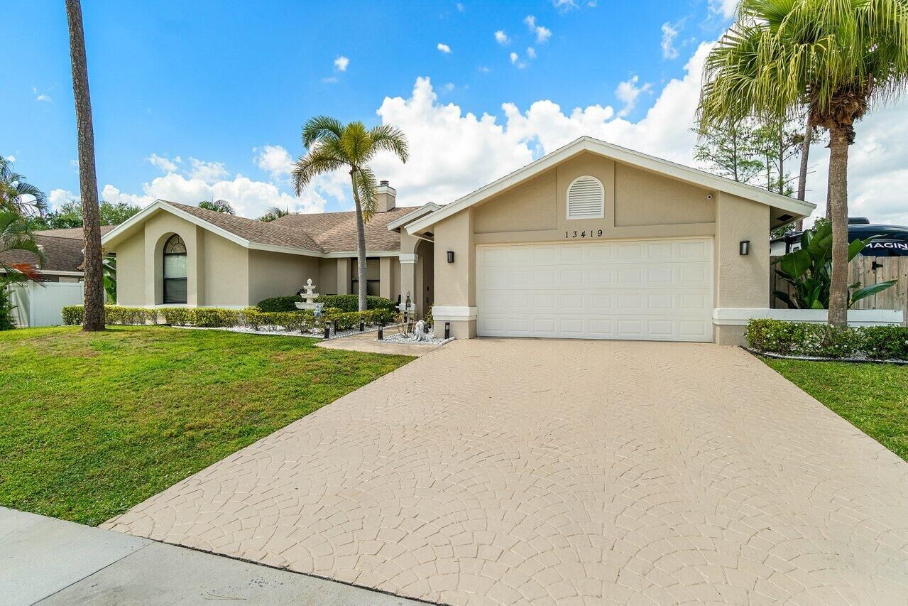 Property Photo: 13419 Northumberland Circle FL 33414