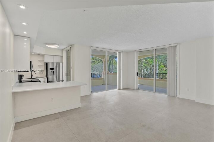 Property Photo:  1834 Brickell Ave 31  FL 33129 