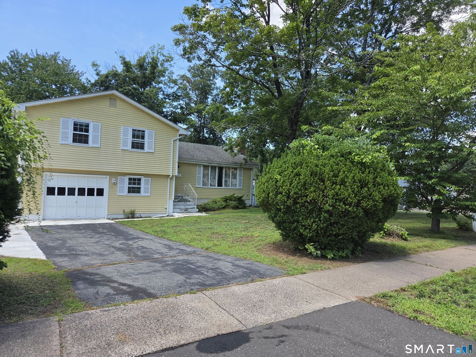 Property Photo:  75 Bates Drive  CT 06108 