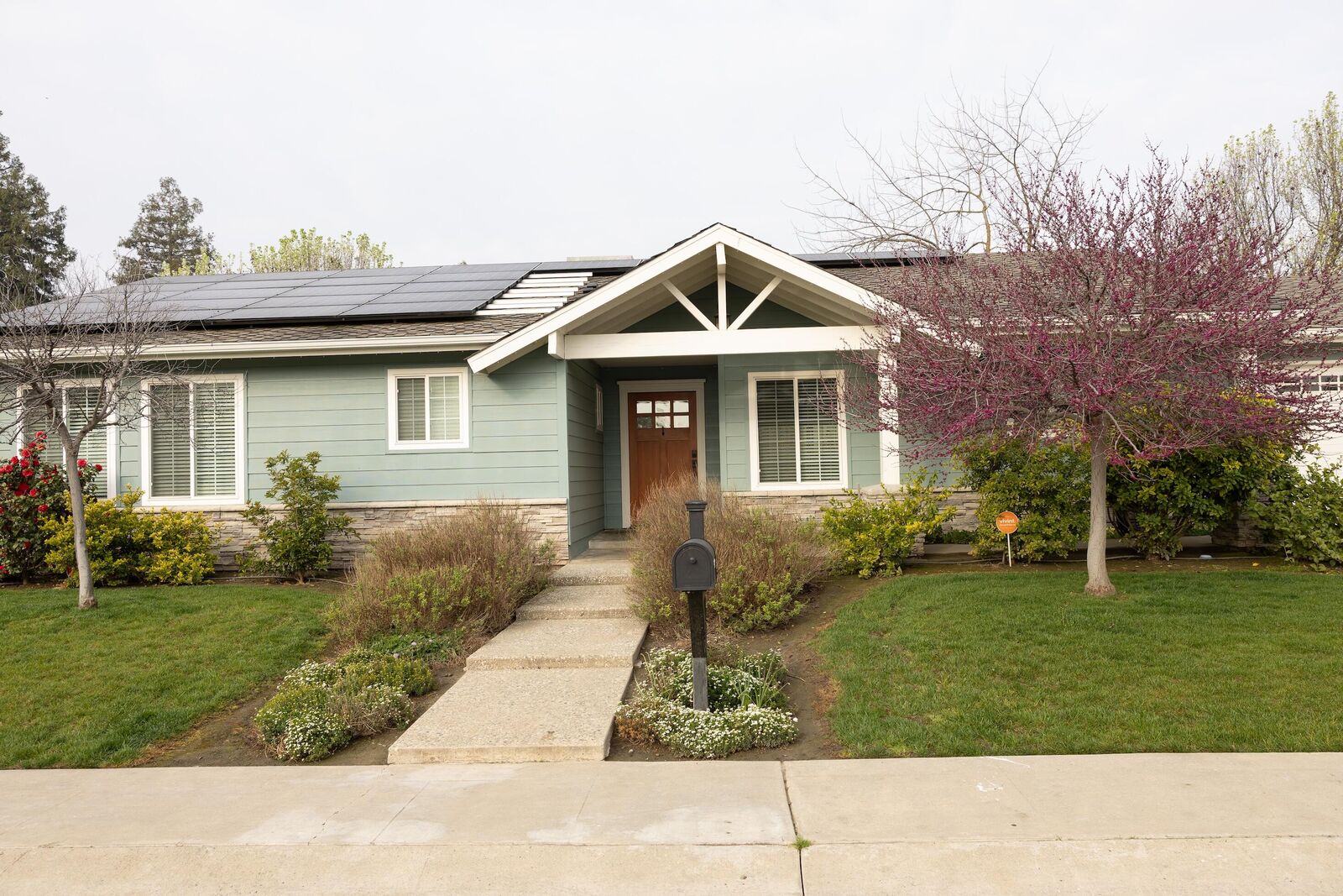 Property Photo:  2623 S Silvervale Street  CA 93277 