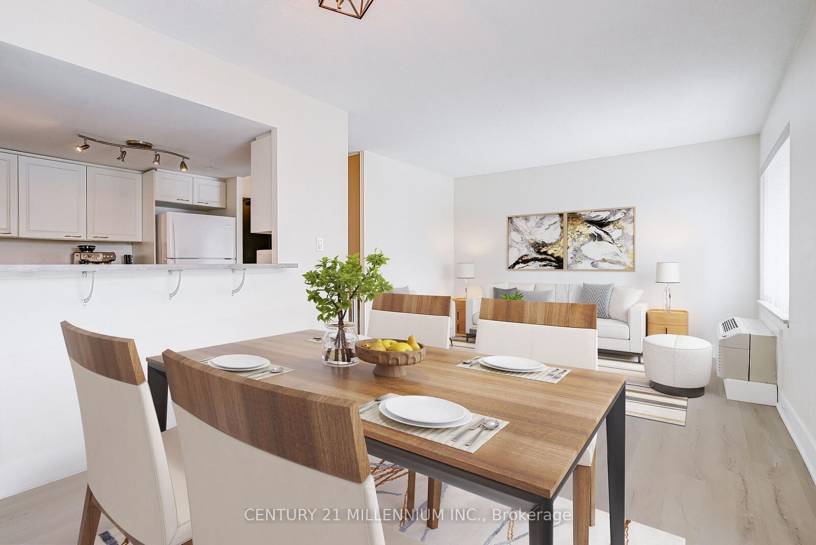 Property Photo:  1000 Cedarglen Gate 617  ON L5C 3Z5 