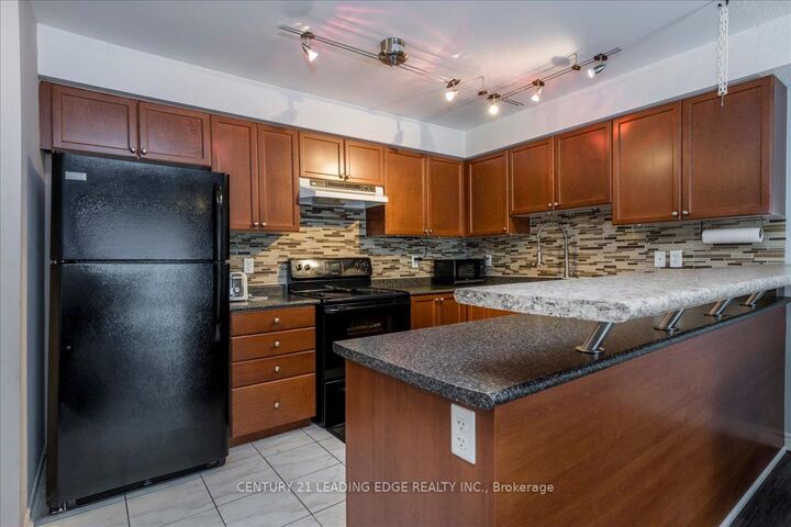 Property Photo: 43 Coulter Street 20 ON L4N 6L9