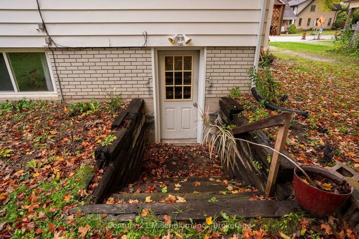 Property Photo: 698 Gustavus Street ON N0H 2C0