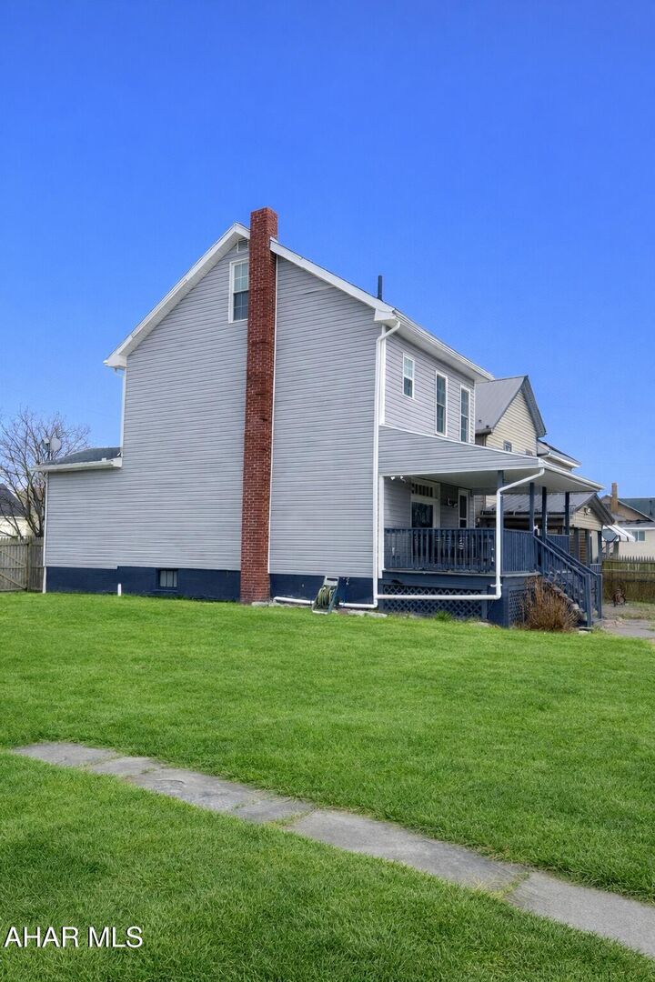 Property Photo: 1022 1st Avenue PA 16602