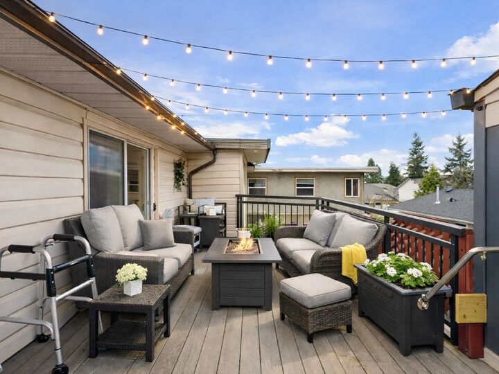 Property Photo: 1504 160 Street BC V4A 4W9