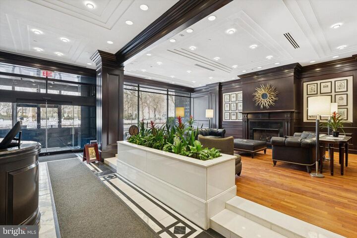 Property Photo:  219 S 18th Street 29 902  PA 19103 