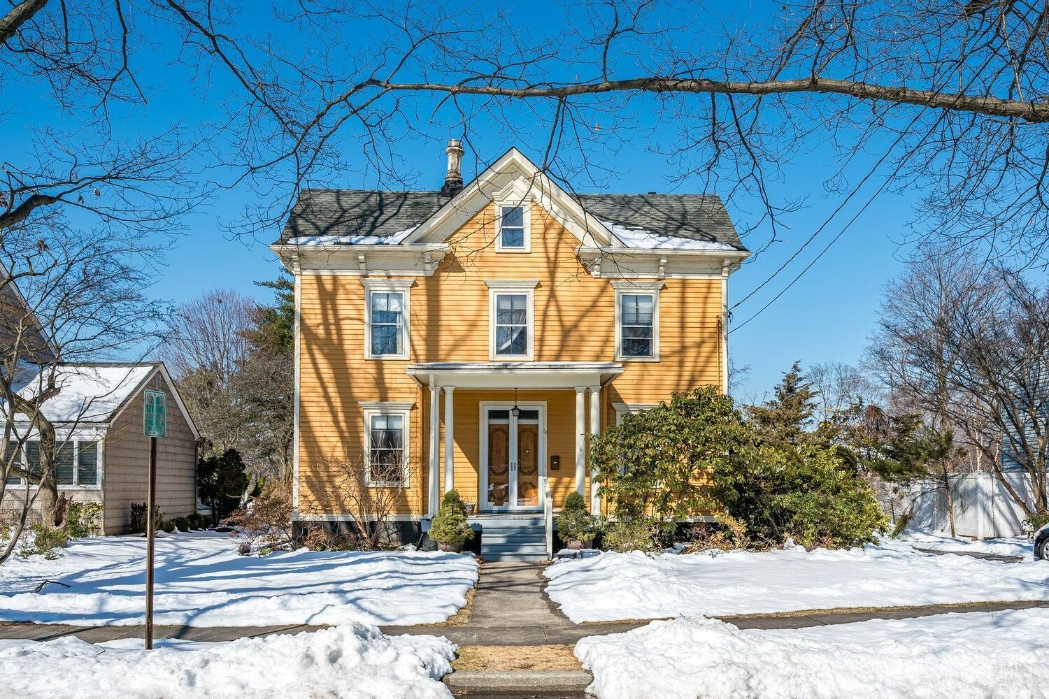 Property Photo:  52 Spring Street  NJ 08840 