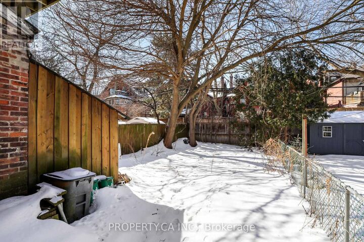 Property Photo:  552 Huron Street  ON M5R 2R7 
