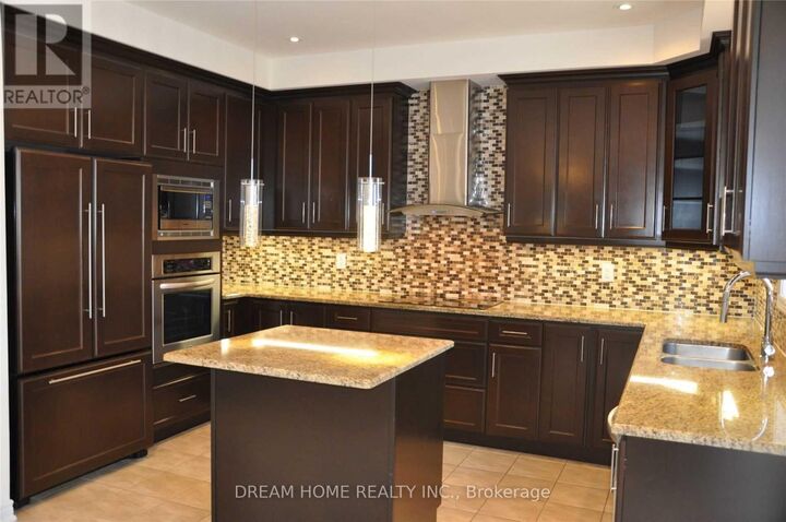 Property Photo: 17 Philips Lake Court ON L4E 0S8