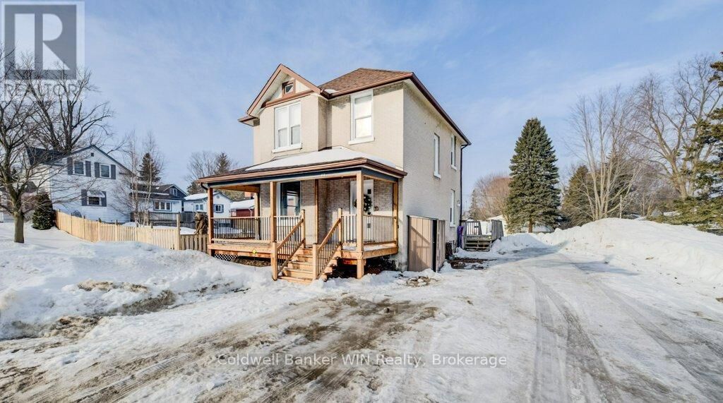 Photo de la propriété:  30 Queen Street North  ON N0G 1Z0 