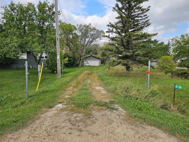 Property Photo:  59154 Edgewood Road  MB R5P 0B1 