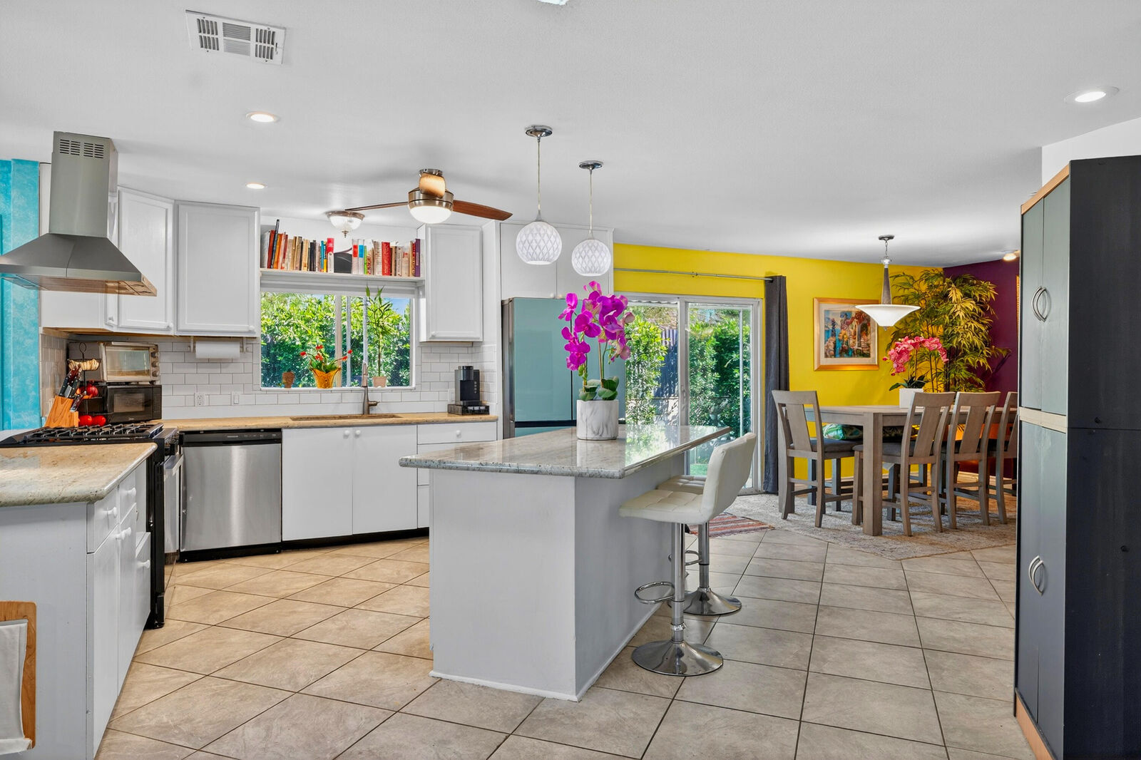 Property Photo: 51 Calle De Las Nubes CA 92264