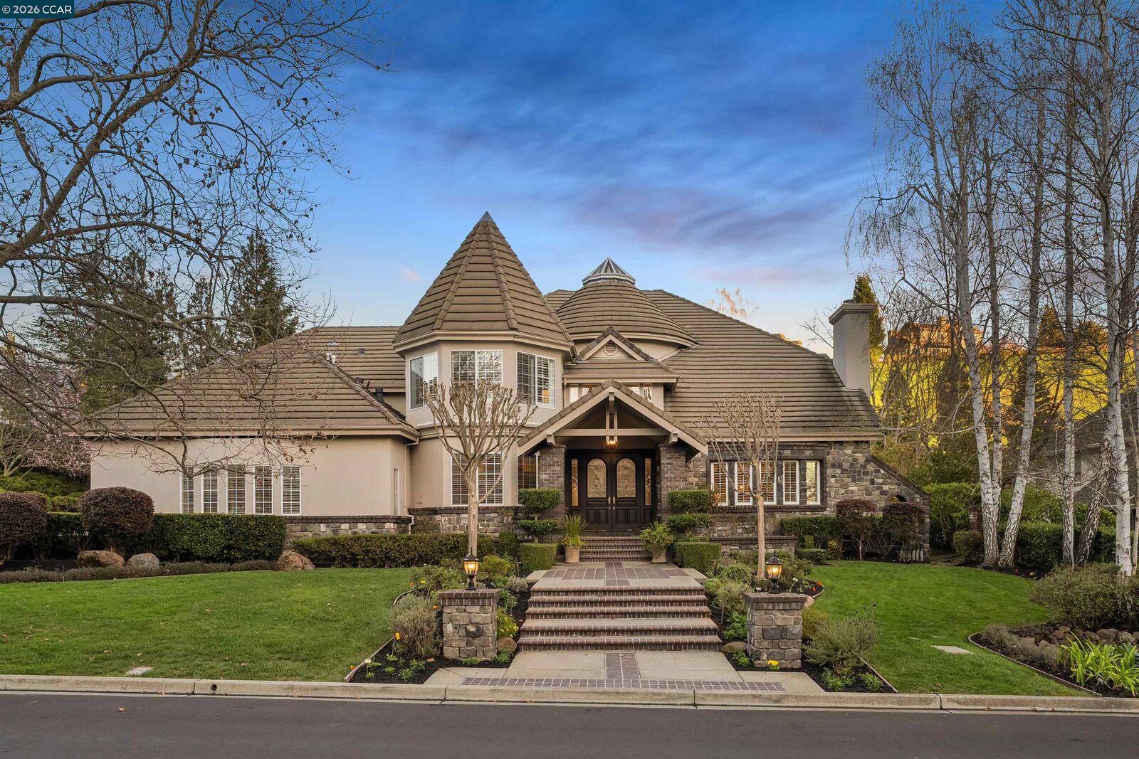 Property Photo:  5411 Blackhawk Dr  CA 94506 