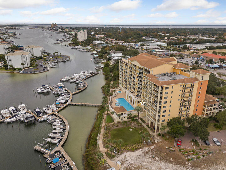 Property Photo:  770 Harbor Boulevard Unit 1D  FL 32541 