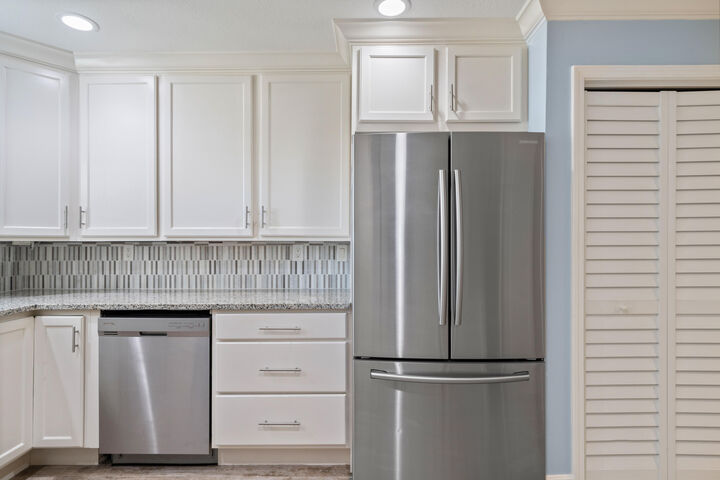 Property Photo:  235 Pelican Place Unit 3  FL 32541 