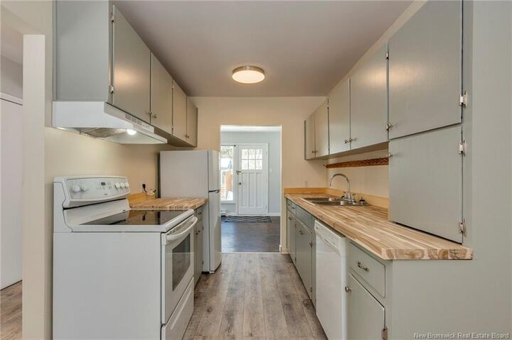 Property Photo:  107 Candlewood Lane  NB E2K 1Z5 