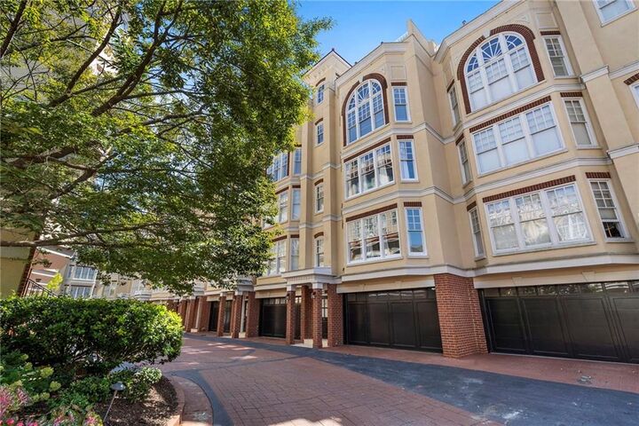 Property Photo:  3541 Roswell Road NE 4  GA 30305 