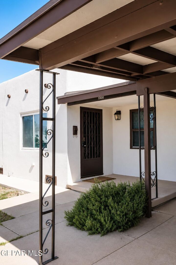 Property Photo: 408 Barcelona Drive TX 79905