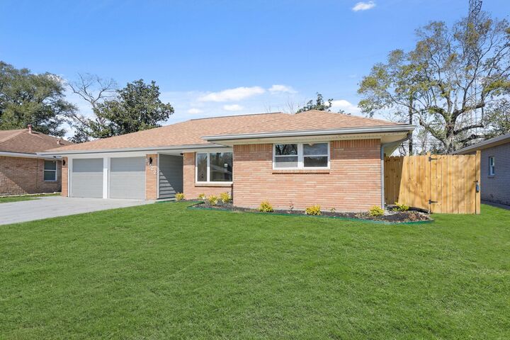 Property Photo: 5022 Hazelton Street TX 77035