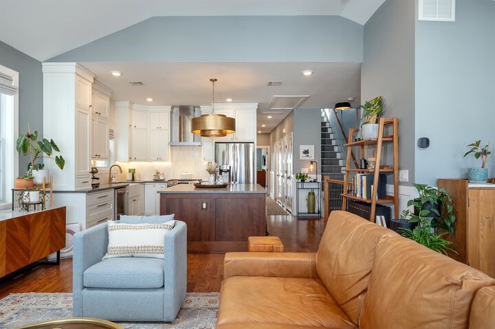 Property Photo:  17 Manhattan Ave 2  NJ 07307 