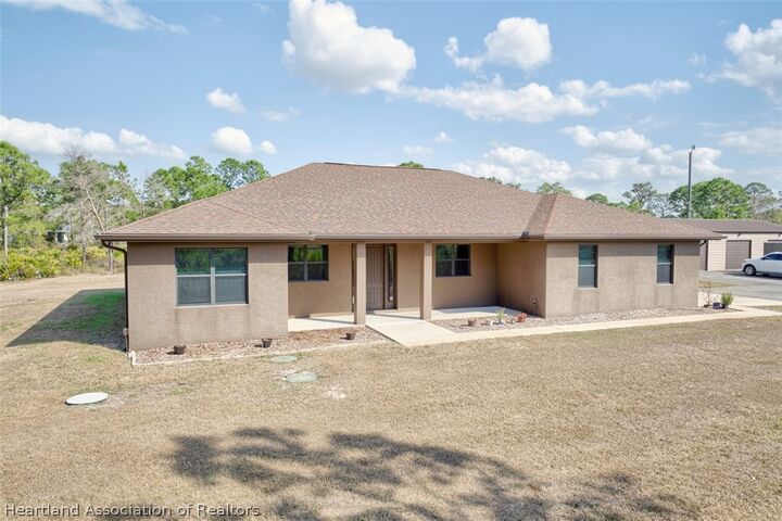 Property Photo:  5008 Oak Road  FL 33875 