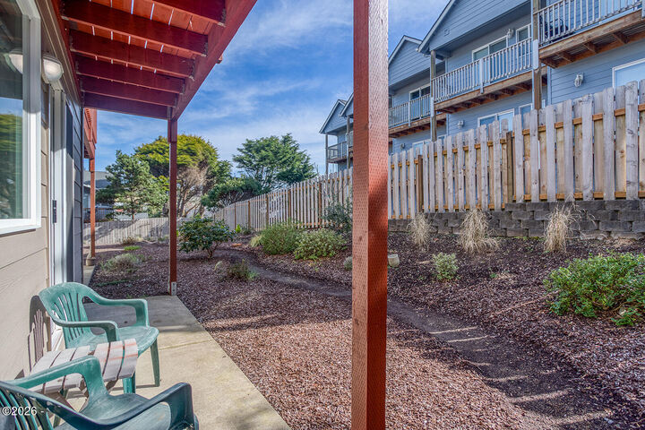 Property Photo: 1284 NW 15th Street OR 97367