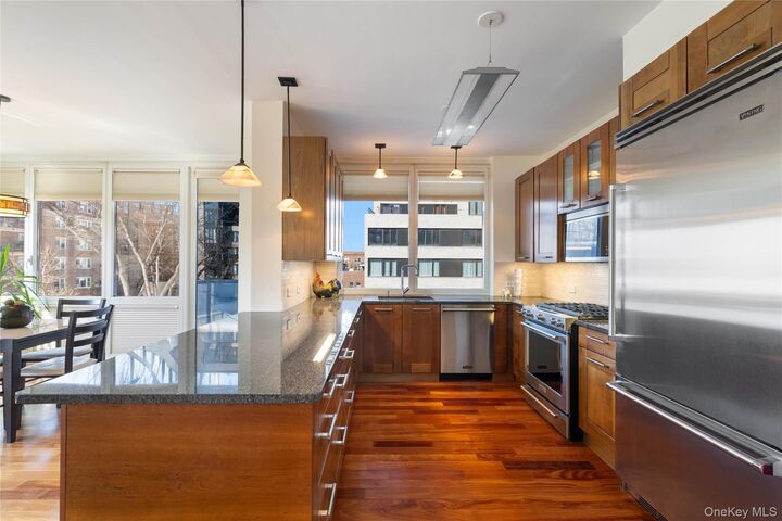 Property Photo:  640 W 237th Street 4C  NY 10463 