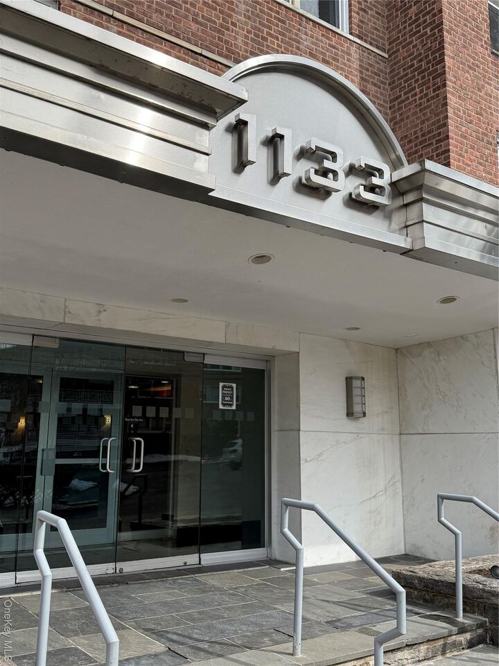 Property Photo:  1133 Midland Avenue 1B  NY 10708 