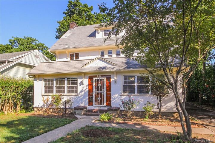 Property Photo:  237 Coligni Avenue  NY 10801 