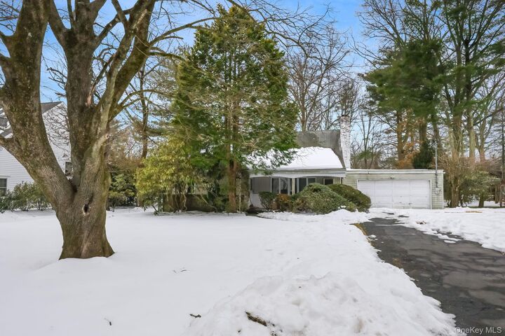 Property Photo:  7 Mayflower Road  NY 10583 