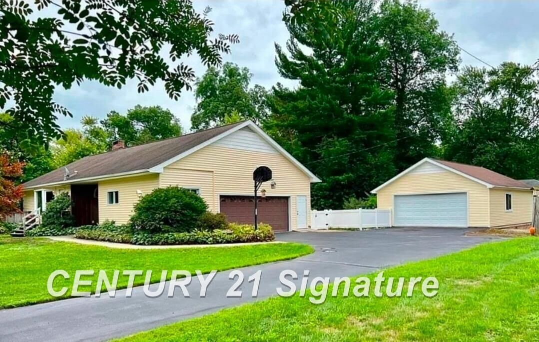 Property Photo:  3280 Dixie Court  MI 48601 