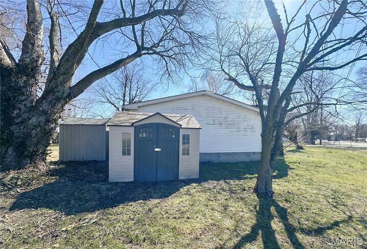 Property Photo: 300 E Ellis Street IL 62289