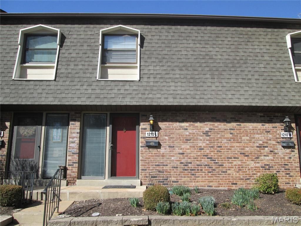 Property Photo: 1210 Wicklow Road L MO 63021