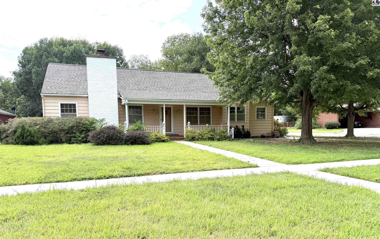 Property Photo: 624 N Springfield KS 67003