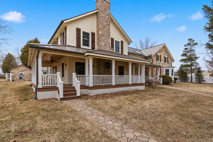 Property Photo:  2237 Washington Ave  WI 53012 