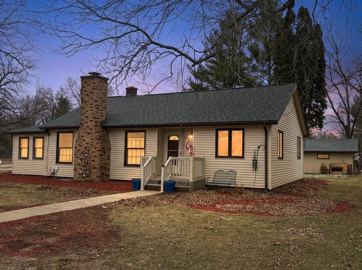 Property Photo:  217 W Franklin Street  IL 61072 