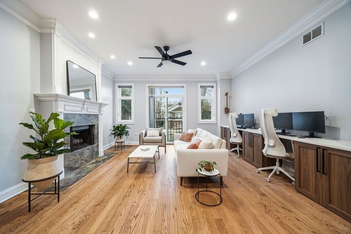 Property Photo:  4319 N Richmond Street 1S  IL 60618 